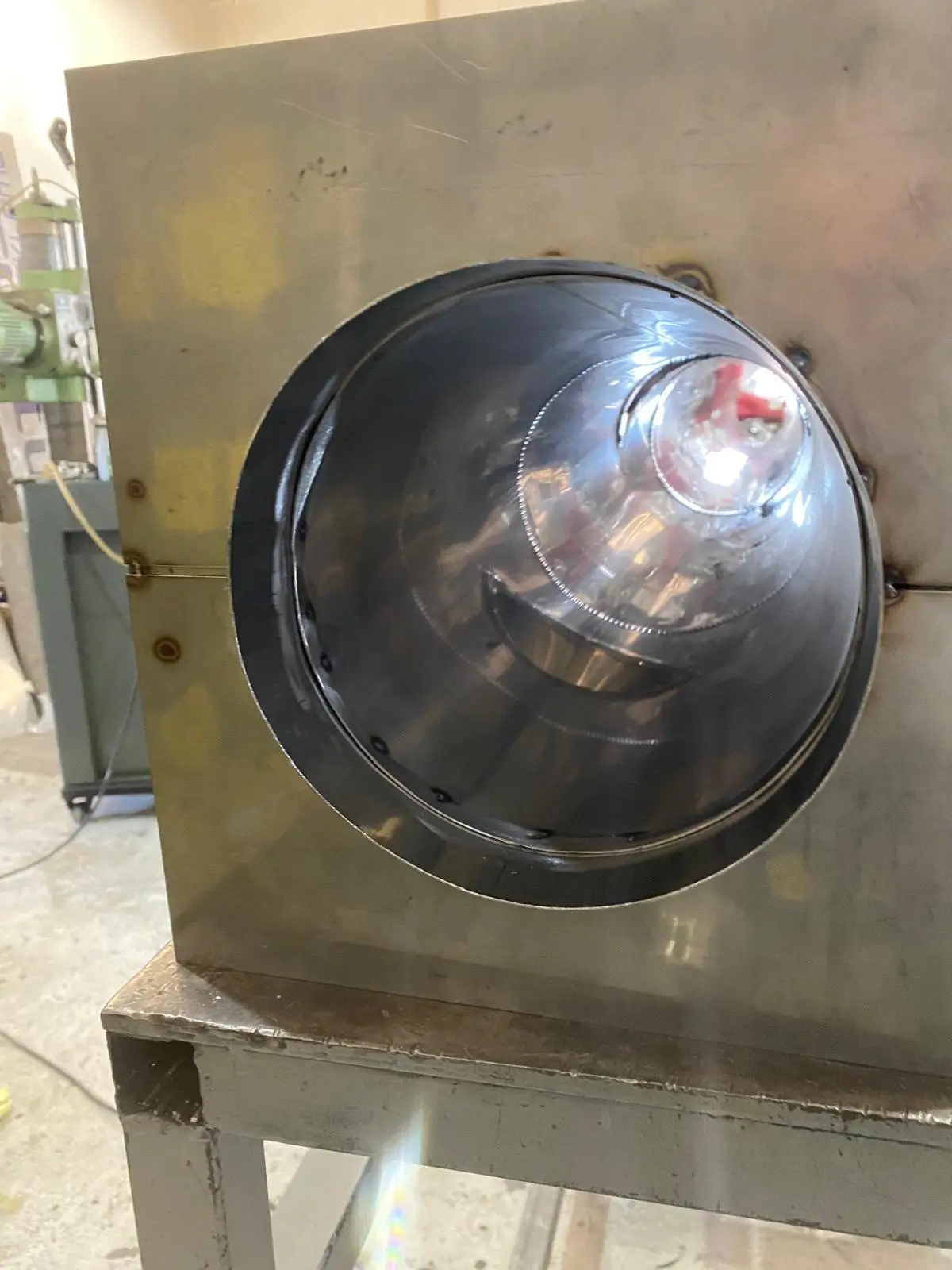 Stainless steel T-piece with condensate drain and wall bracket